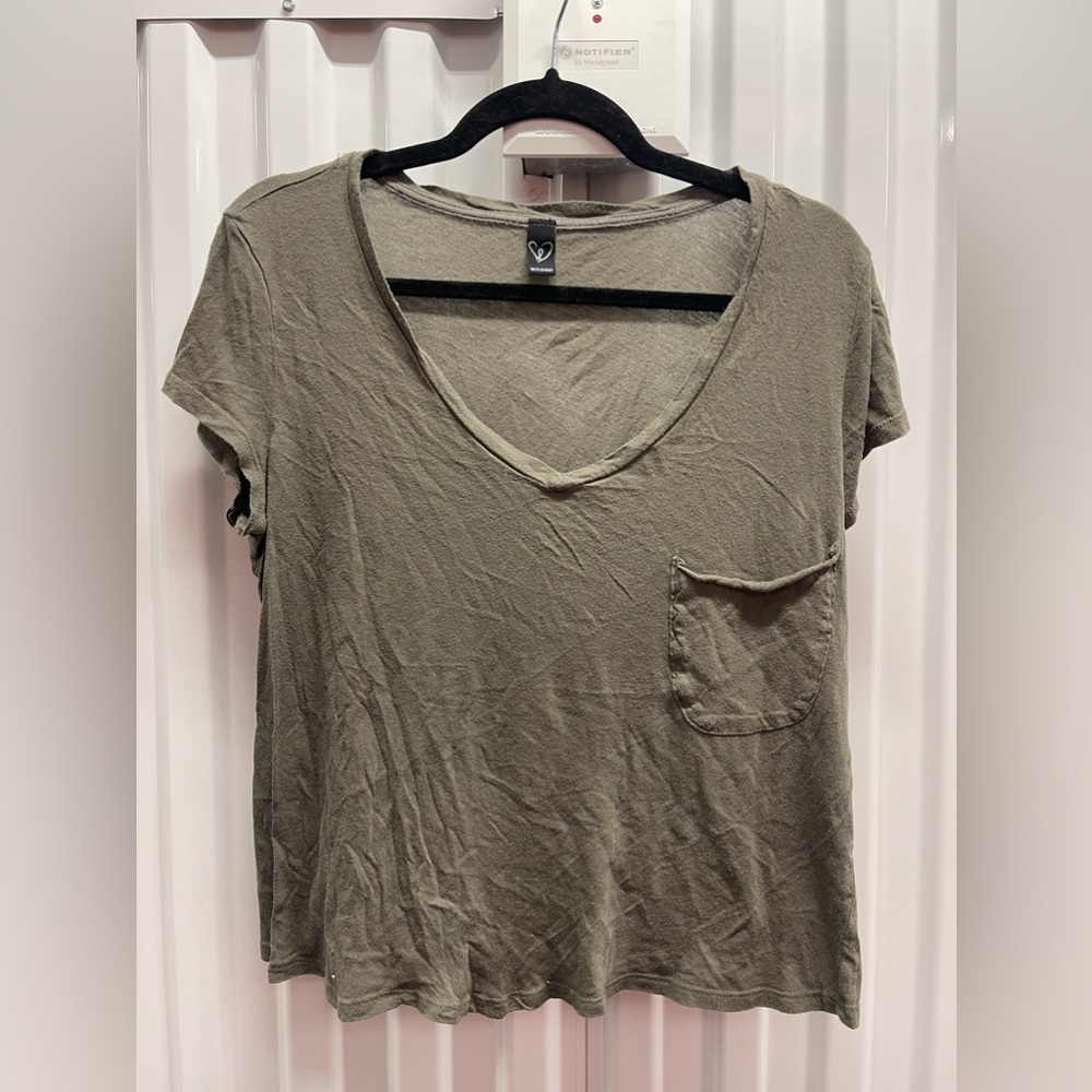 Green crop tee